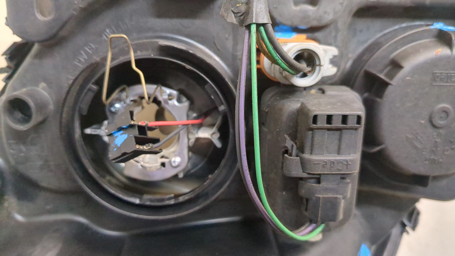 Фара правая