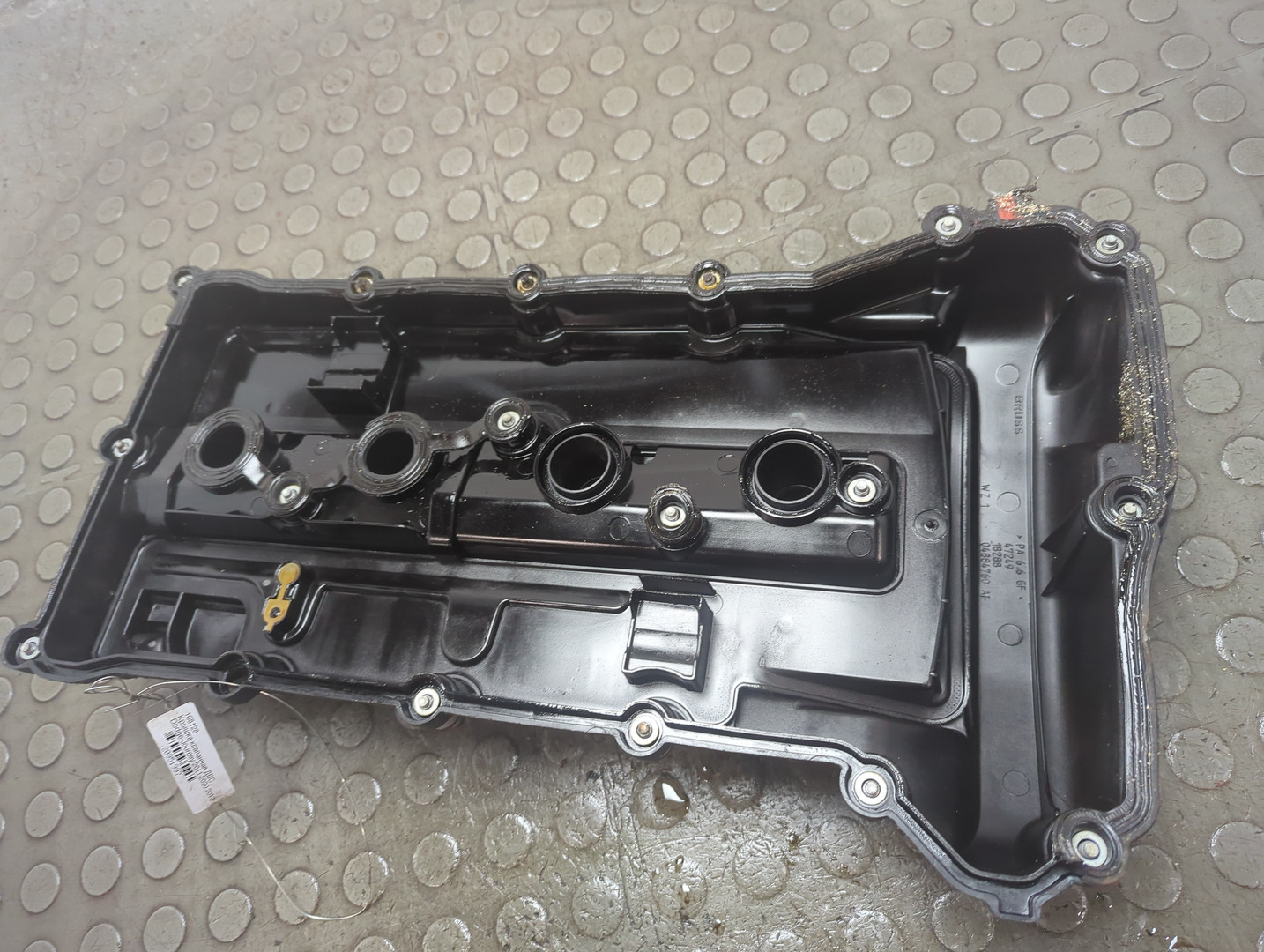 Крышка клапанная ГБЦ