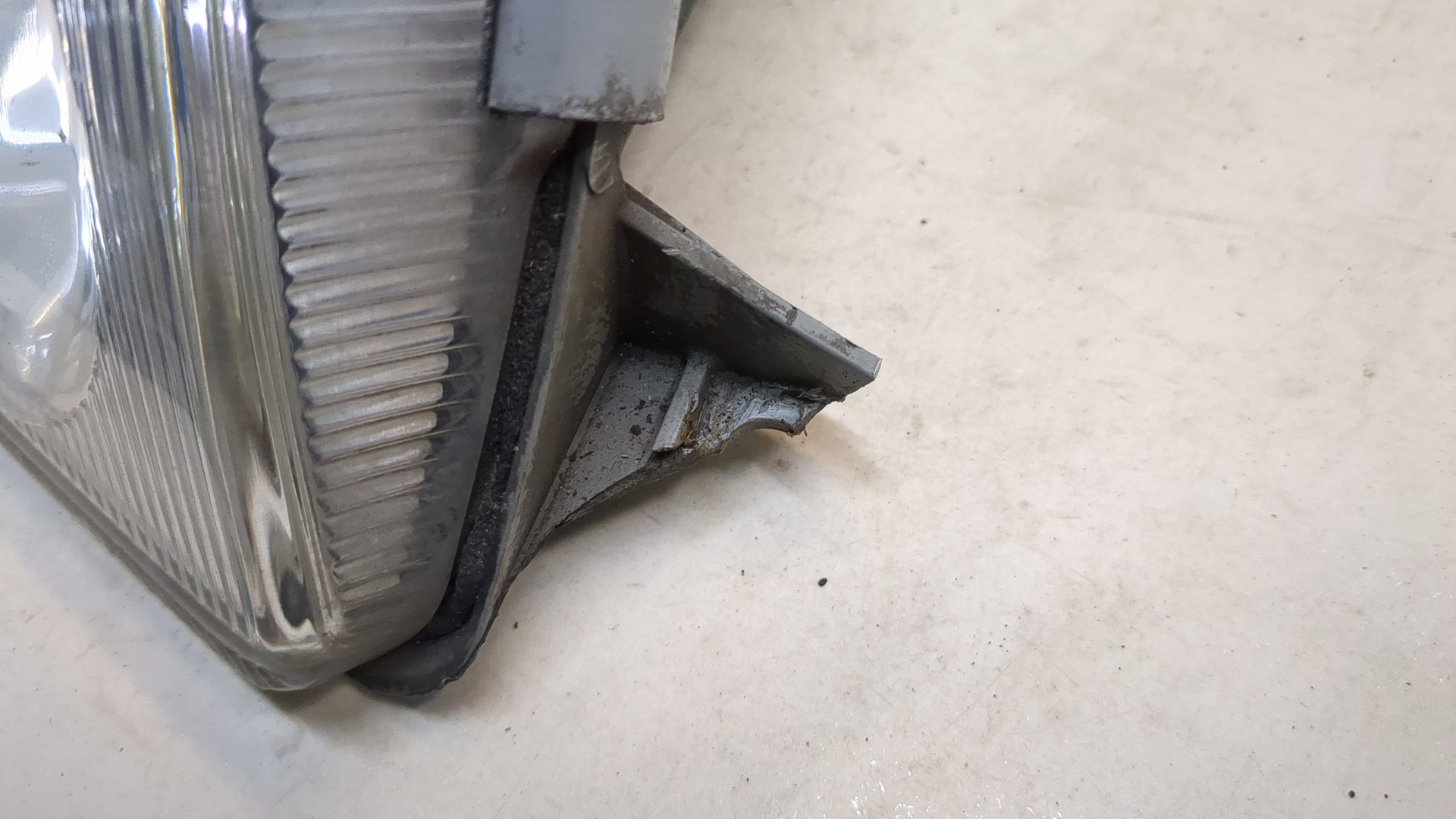 Фара правая