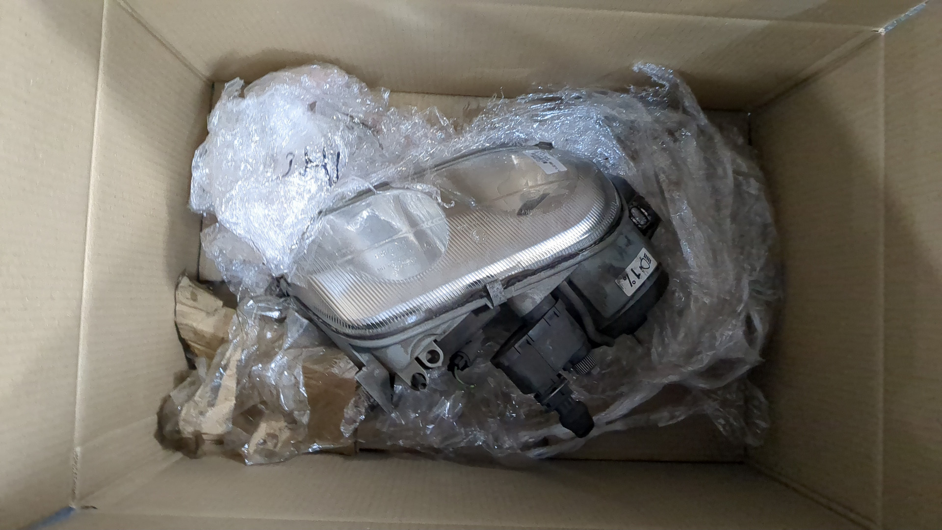 Фара правая