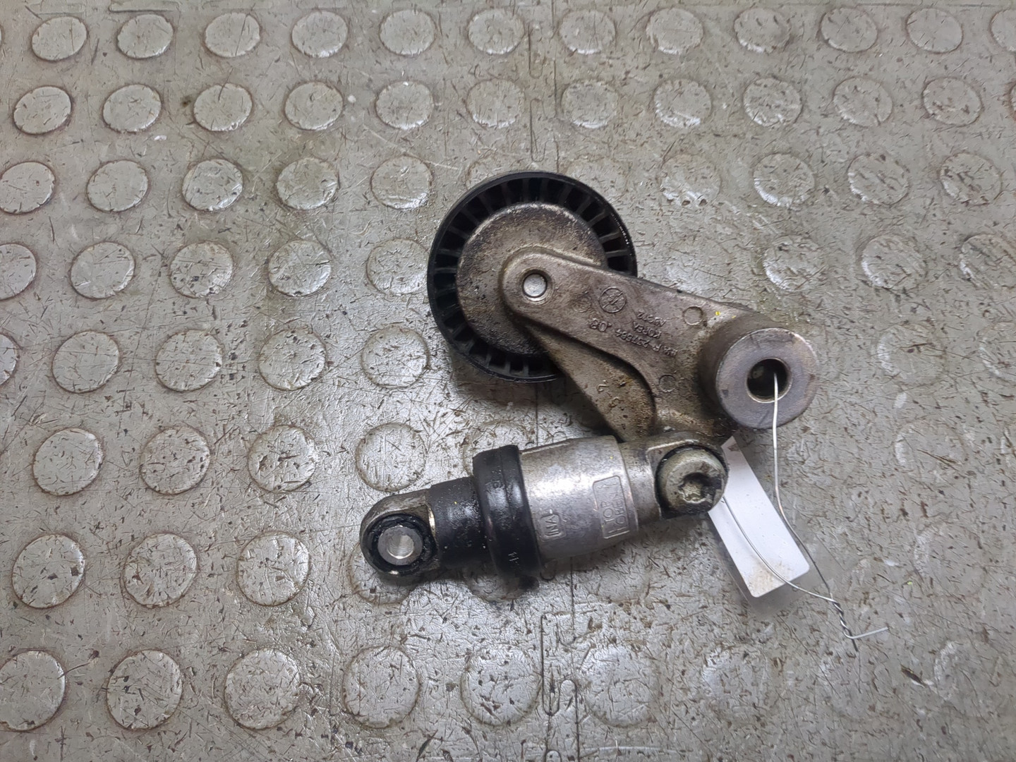 Натяжитель ремня