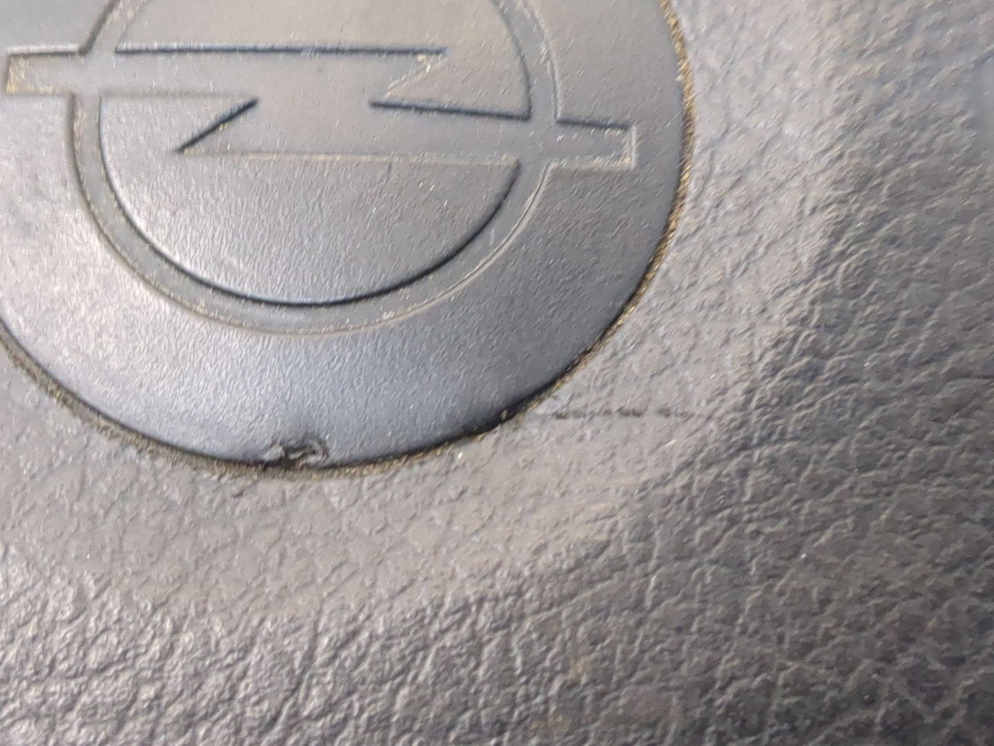 Подушка безопасности в рулевое колесо