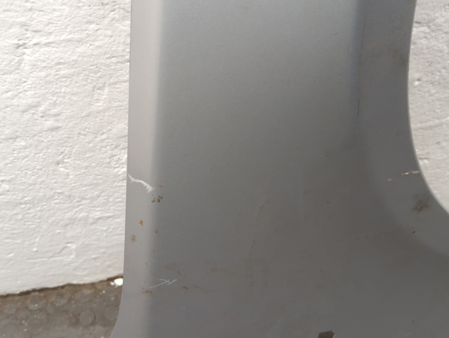 Крыло переднее правое