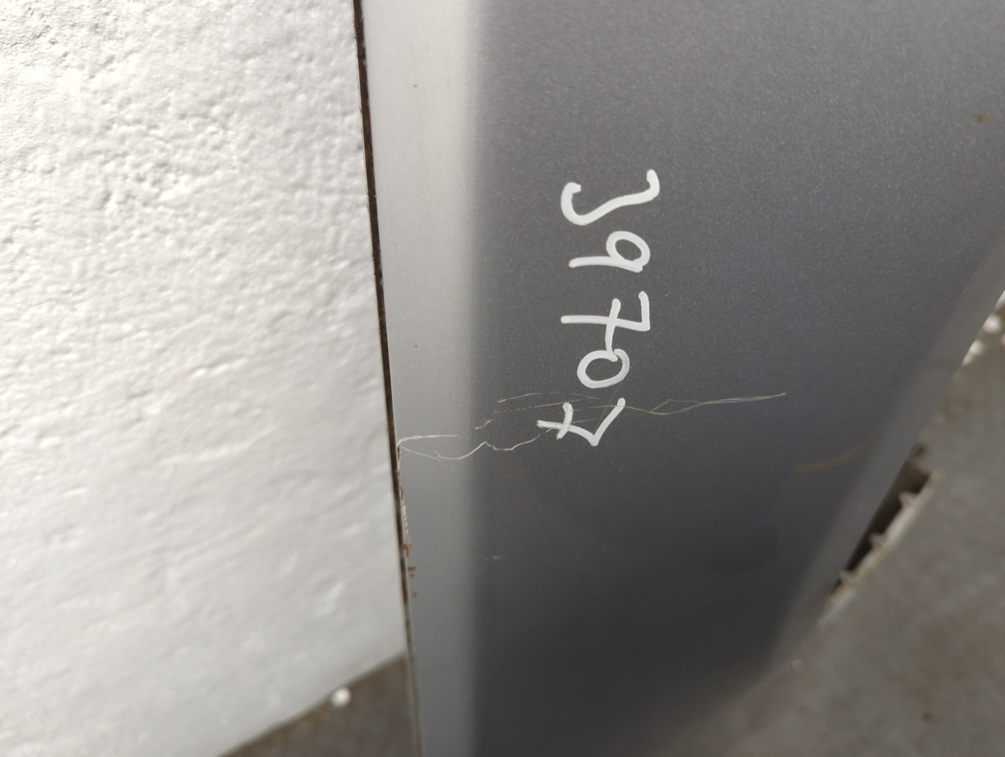 Крыло переднее правое