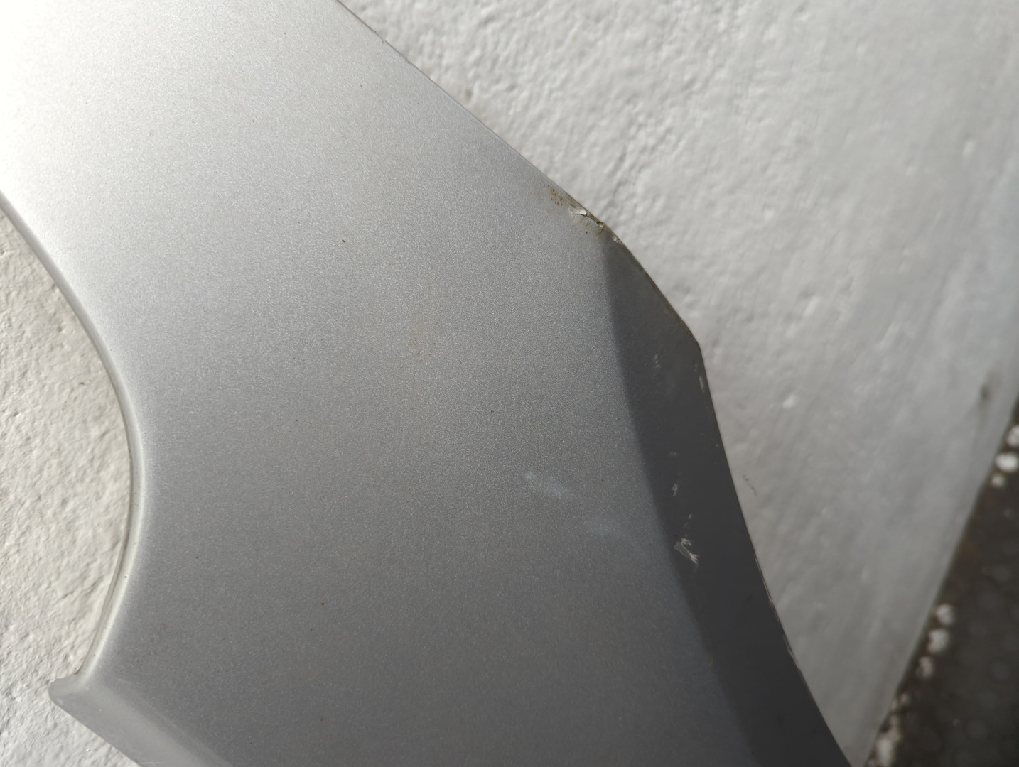 Крыло переднее правое