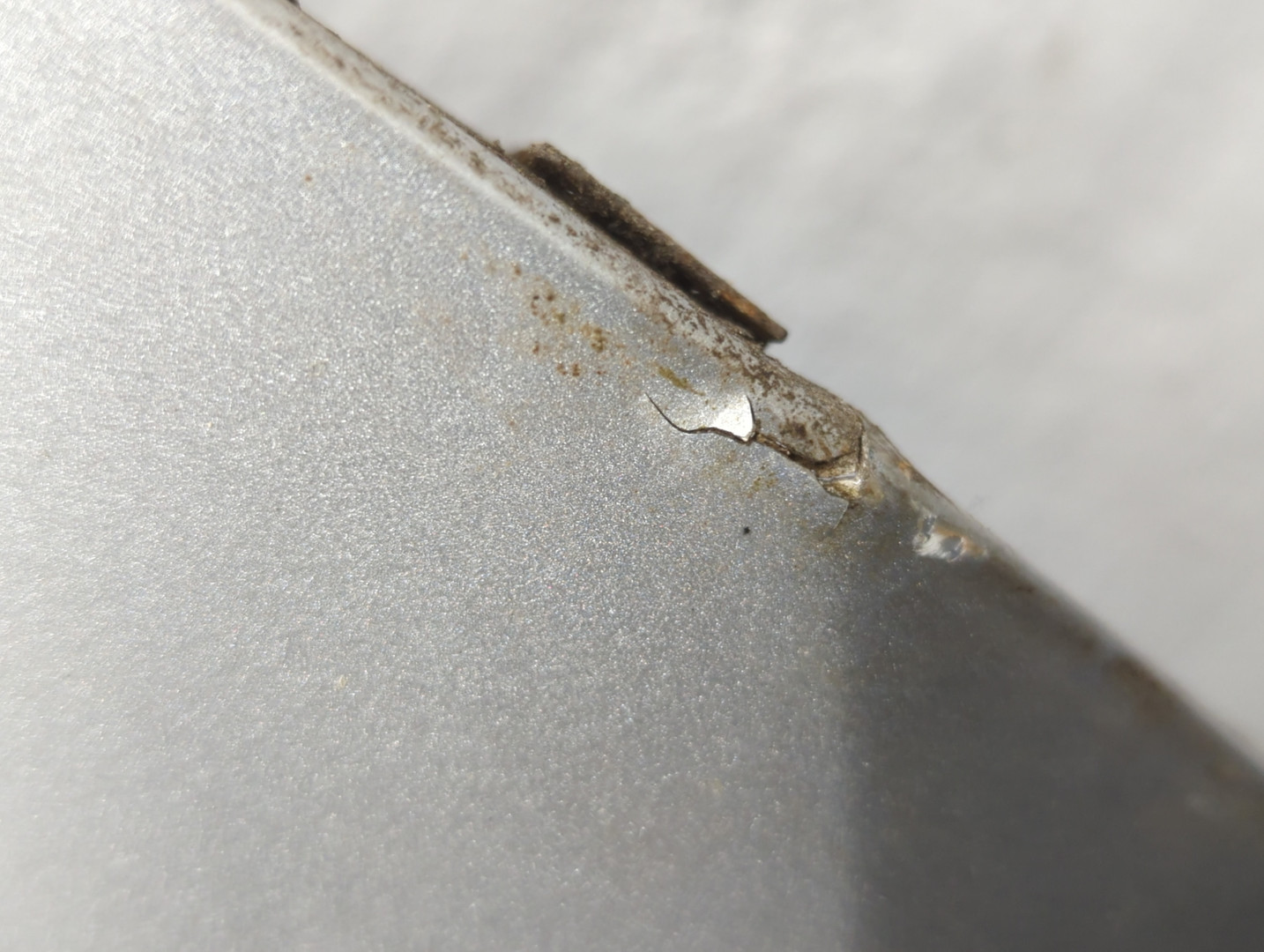 Крыло переднее правое