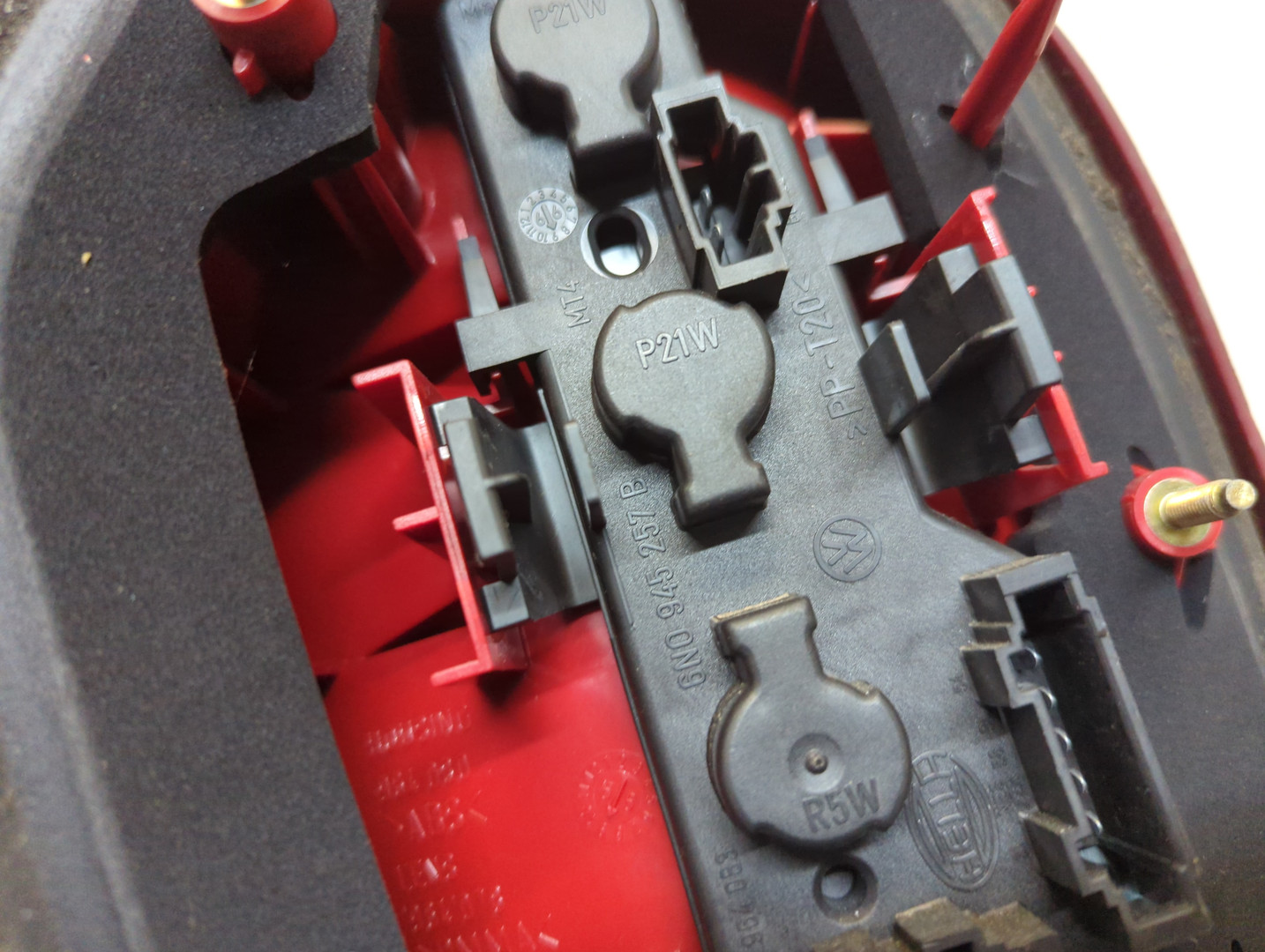 Фонарь задний правый