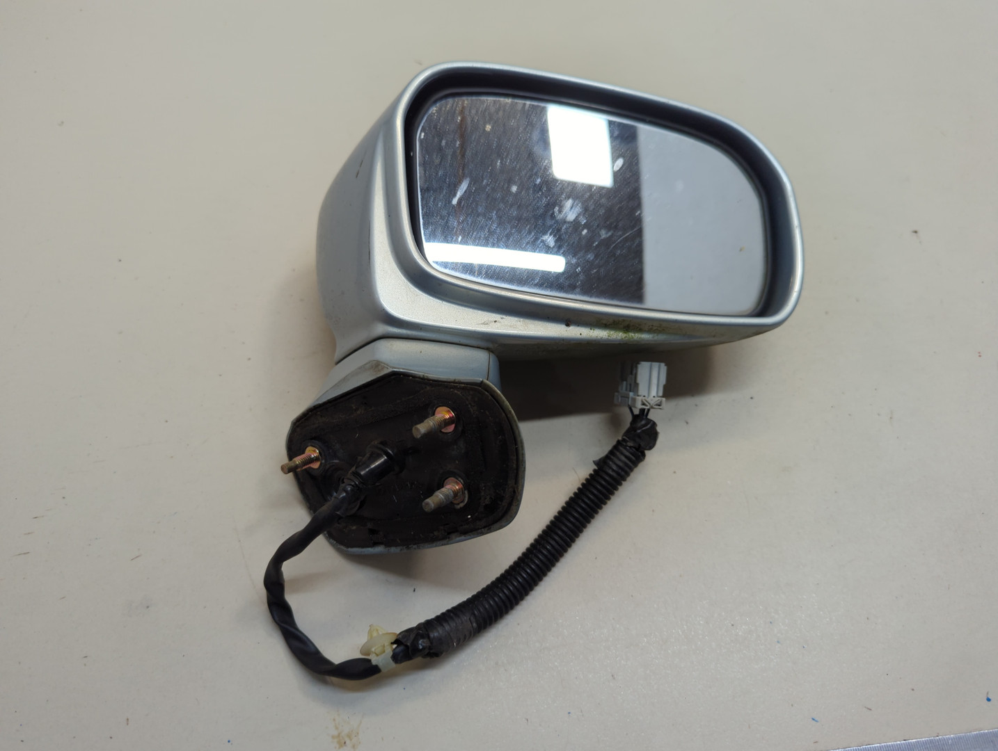 Зеркало правое электрическое