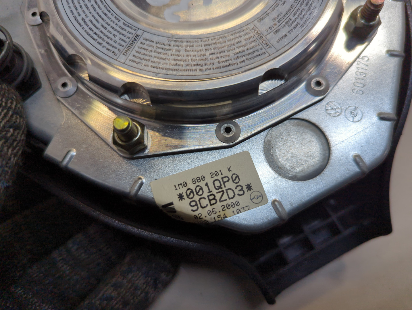 Подушка безопасности в рулевое колесо