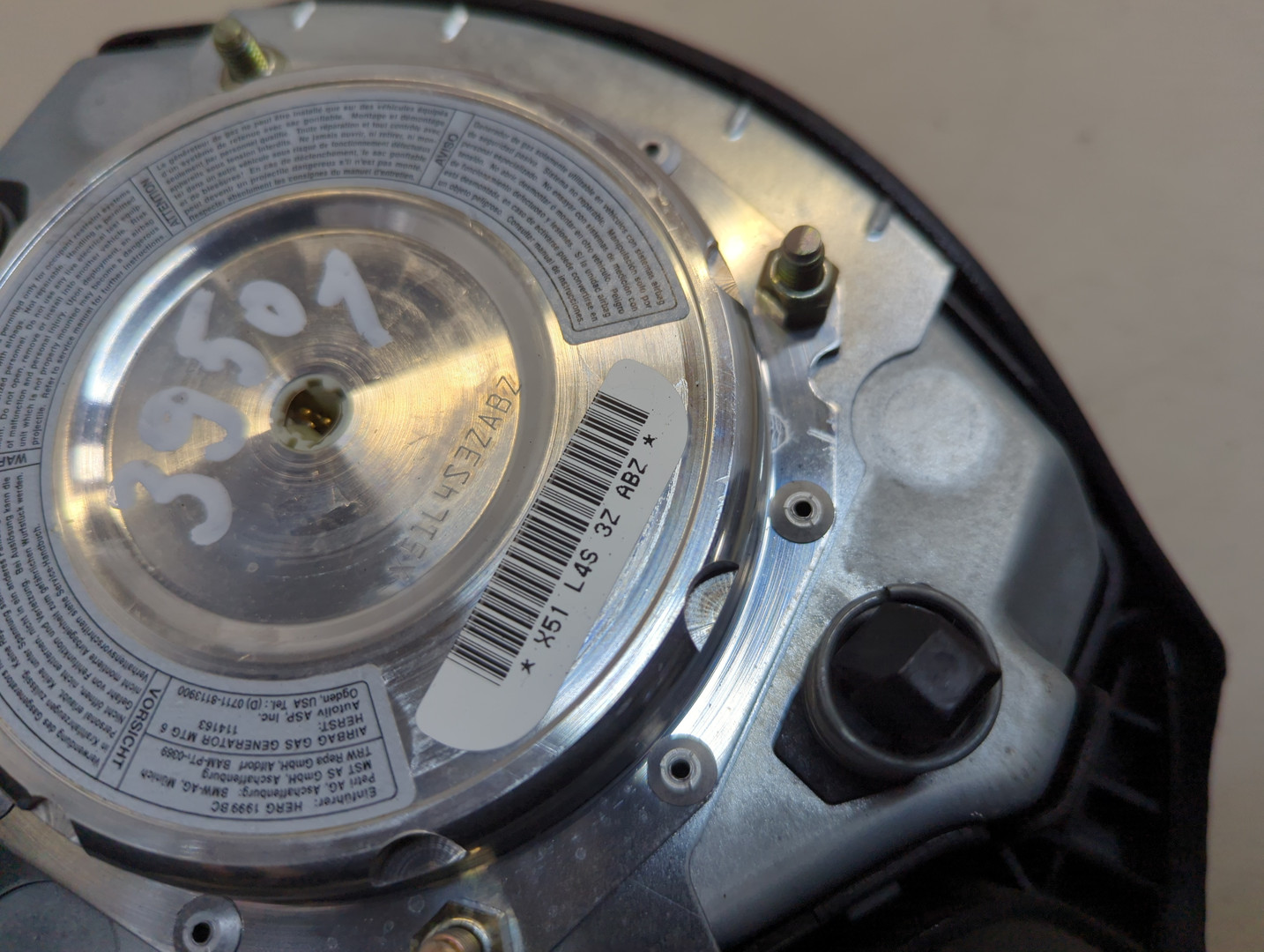 Подушка безопасности в рулевое колесо