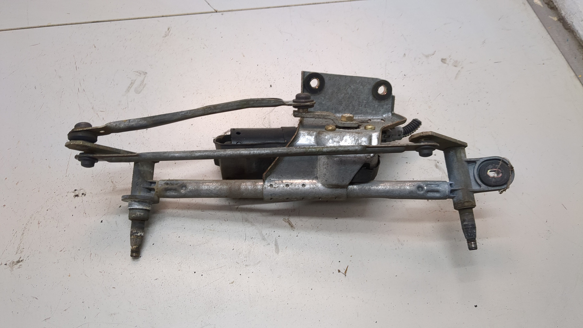 Трапеция стеклоочистителей