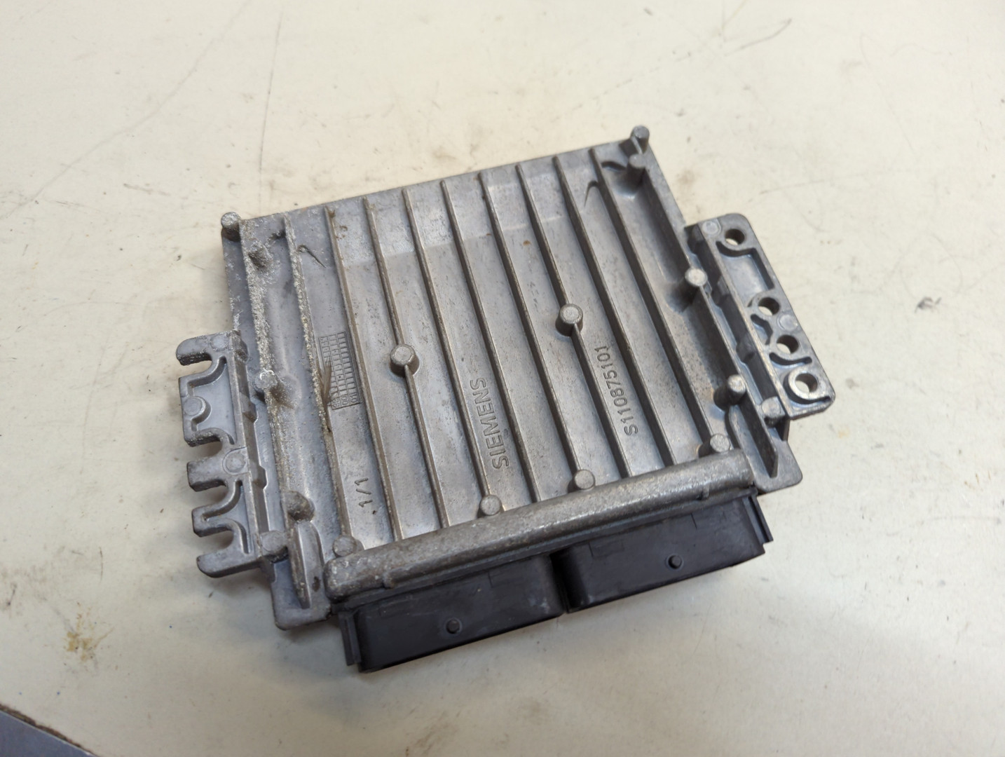 Блок управления двигателем