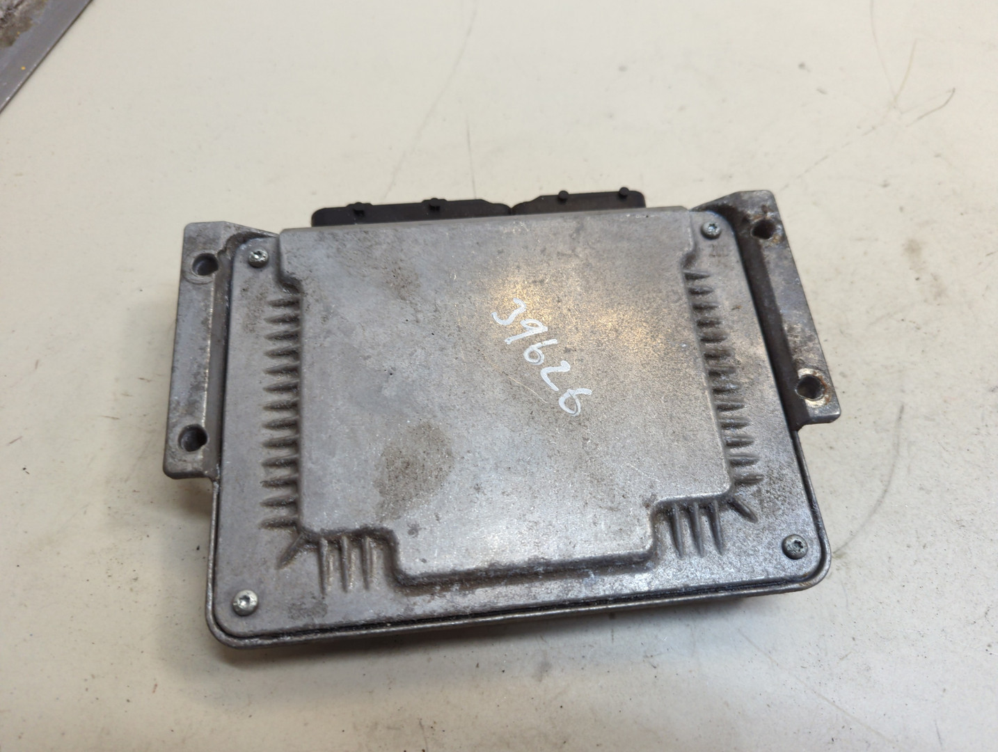 Блок управления двигателем