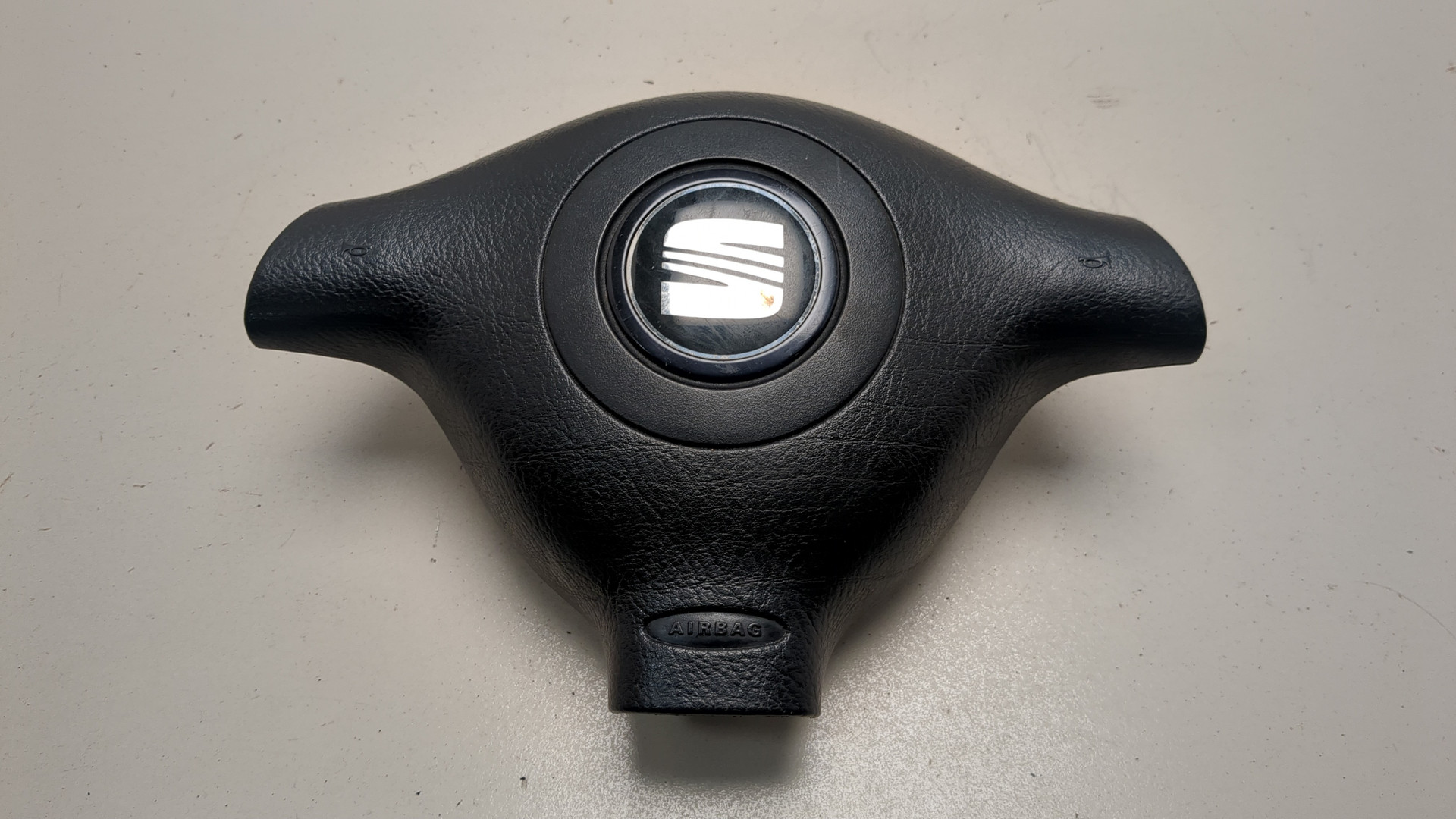 Подушка безопасности в рулевое колесо