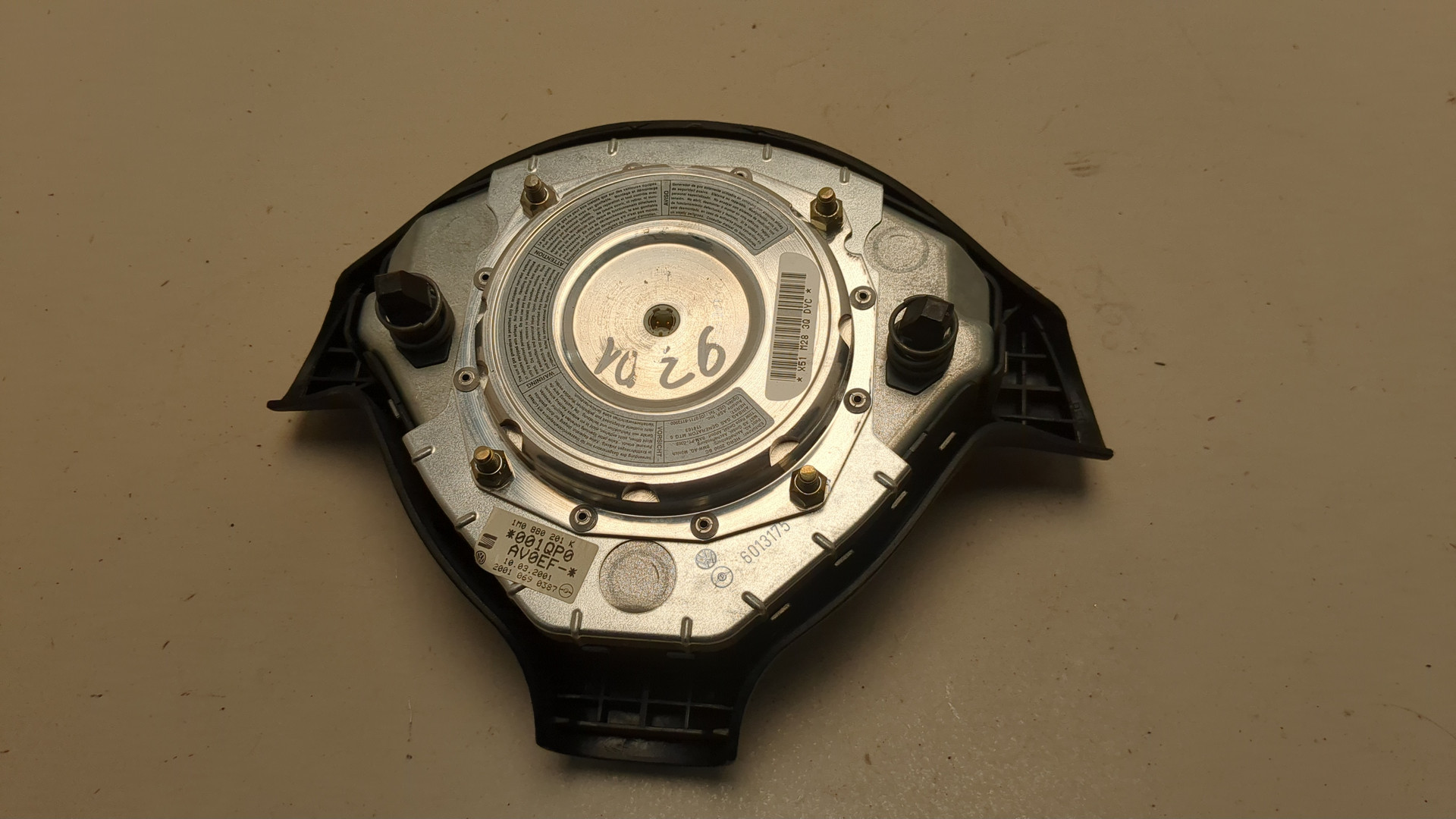 Подушка безопасности в рулевое колесо