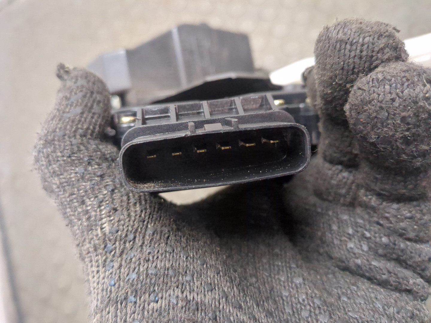 Замок двери передней правой