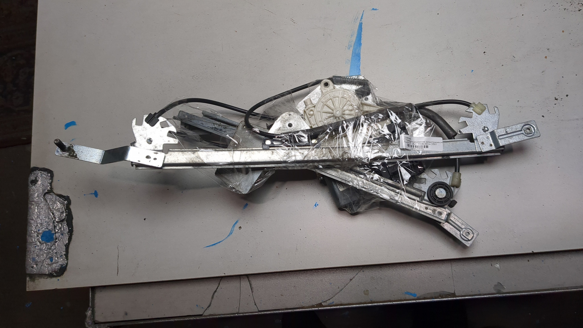 Стеклоподъемник электр. передний правый