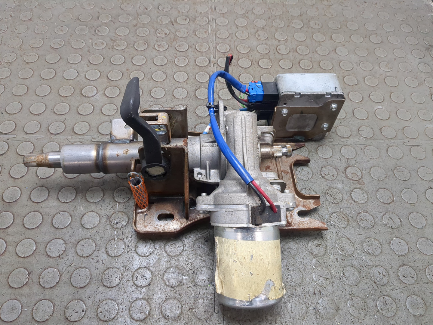 Серводвигатель рулевой рейки