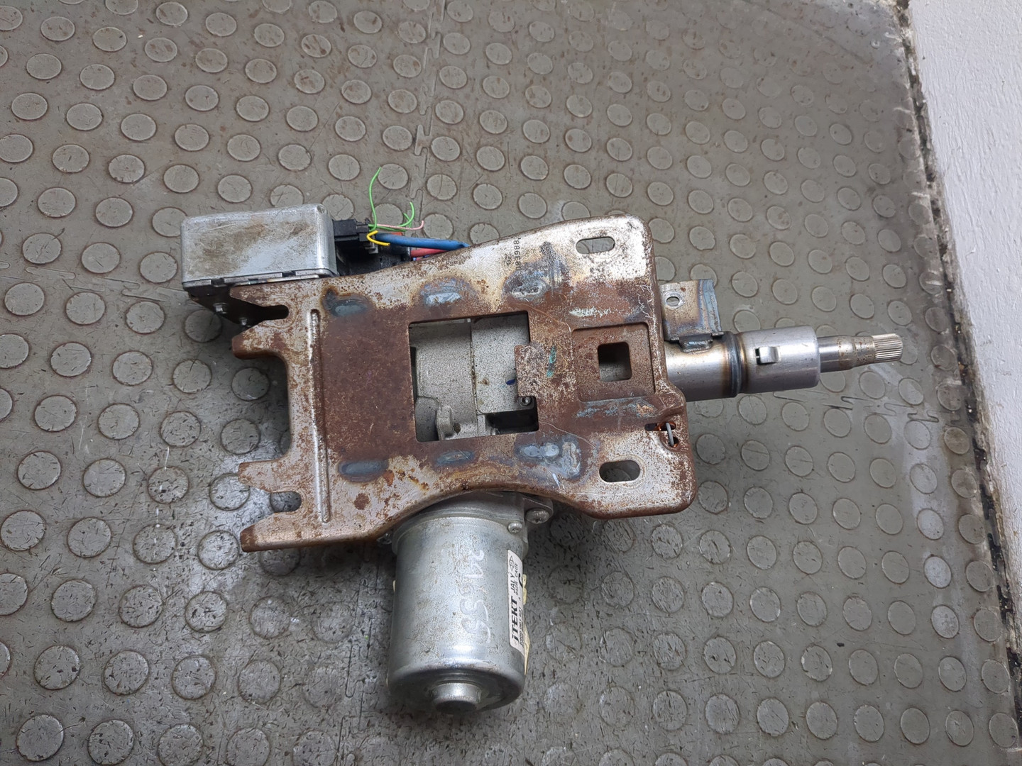 Серводвигатель рулевой рейки