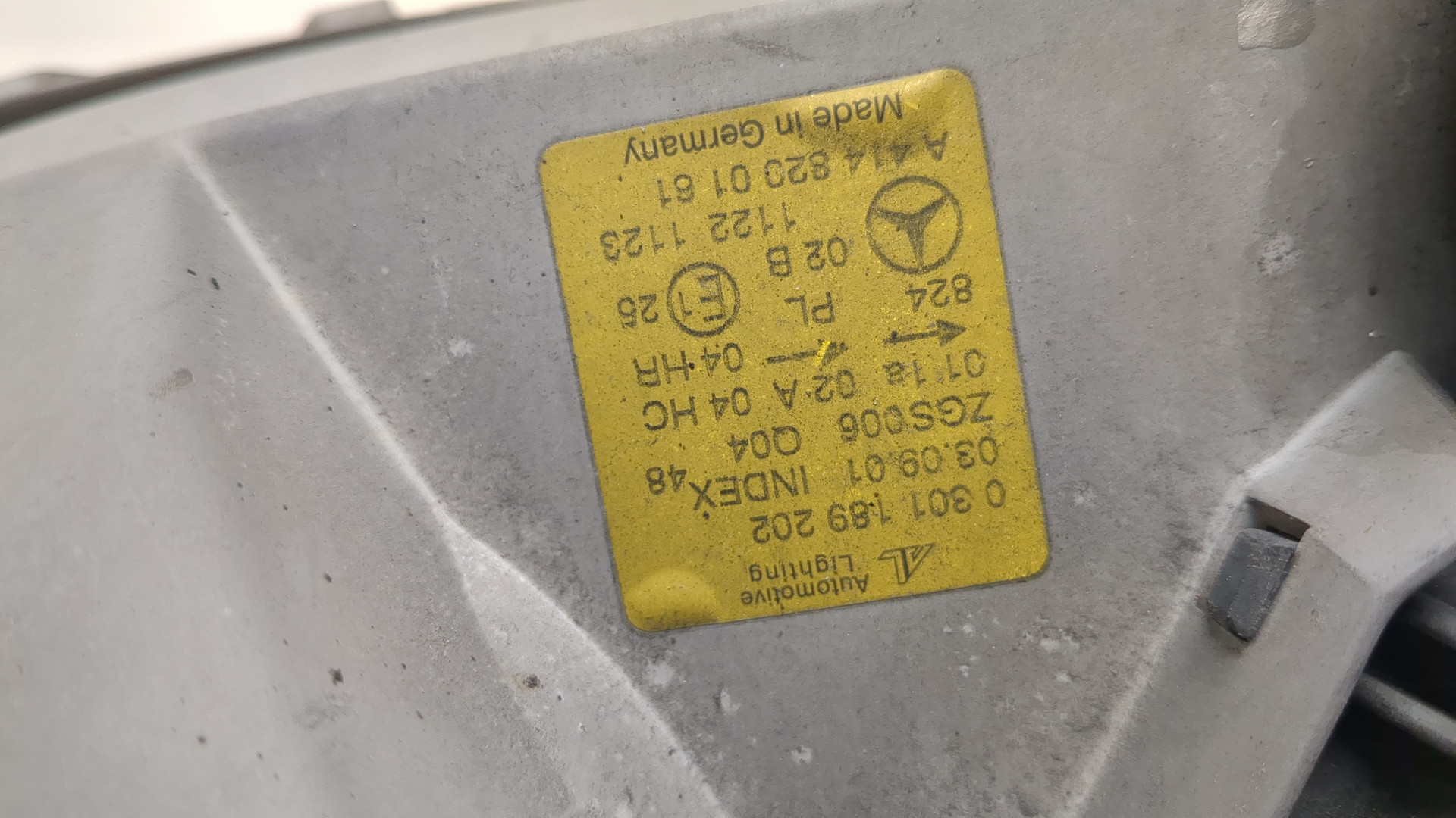 Фара правая