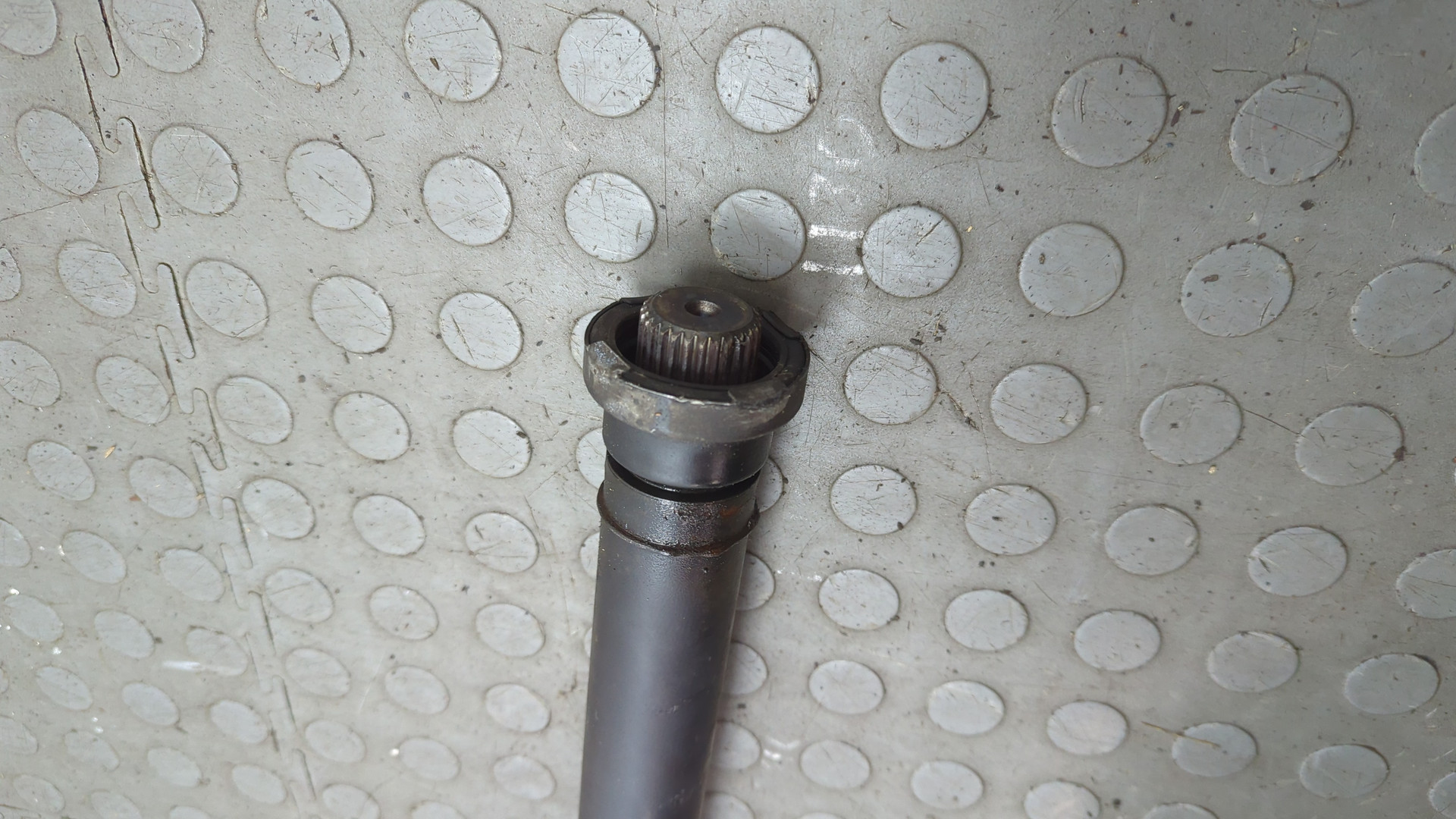 Вал карданный передний