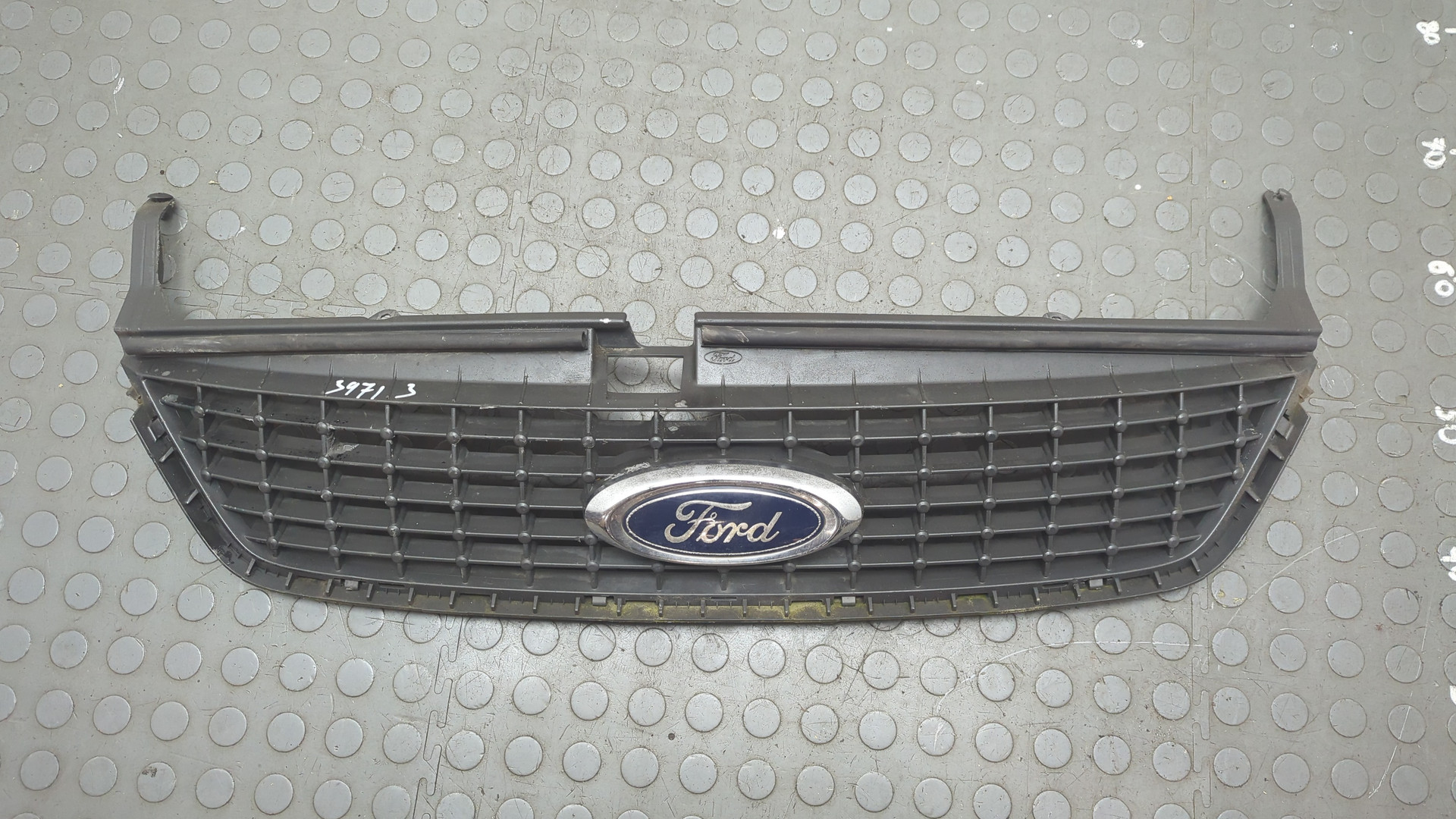 Решетка радиатора