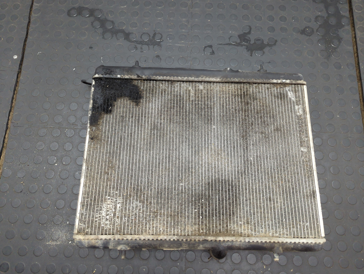 Радиатор охлаждения двигателя основной