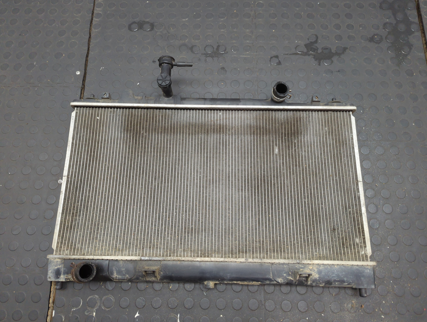 Радиатор охлаждения двигателя основной