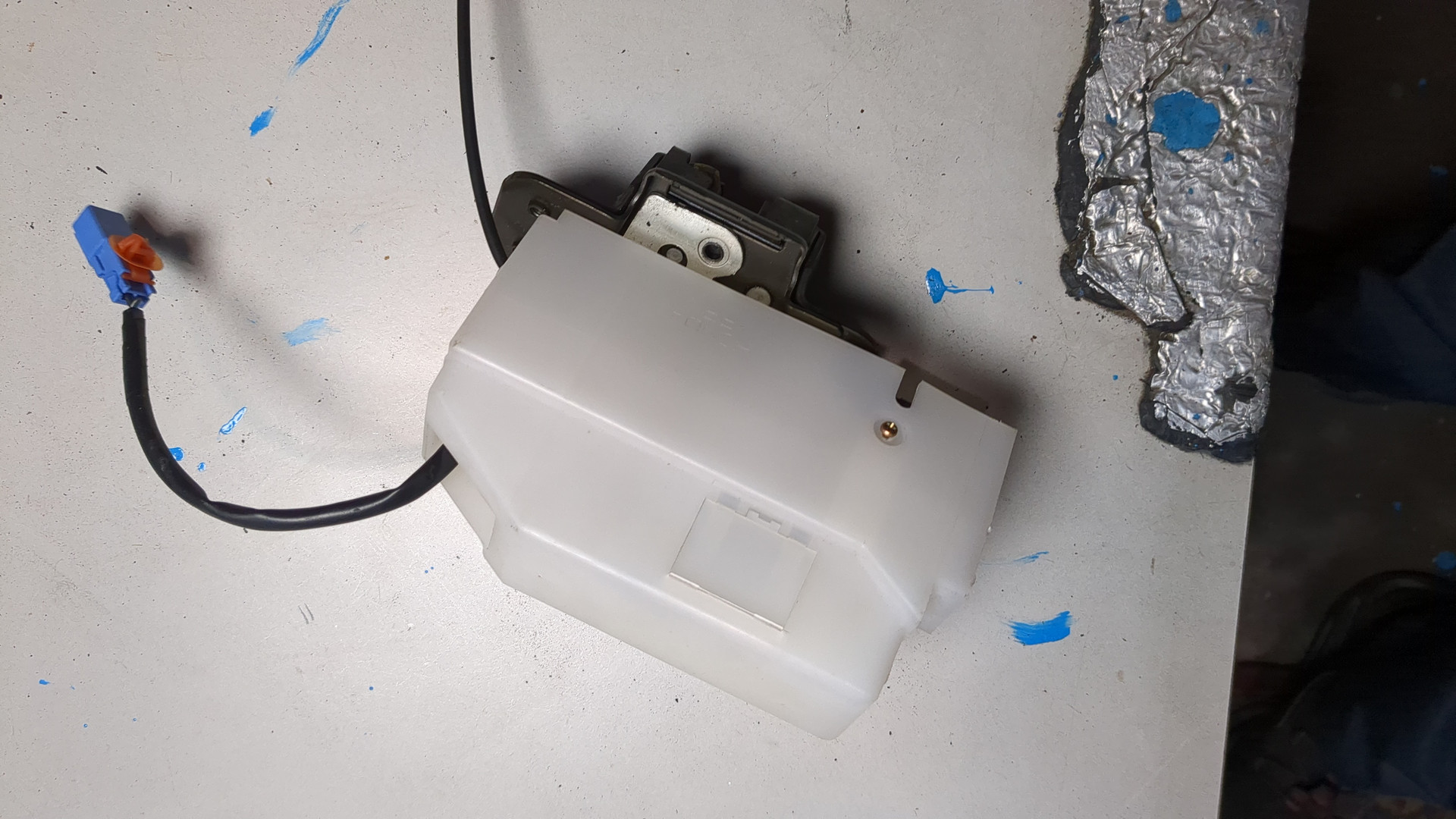 Замок багажника