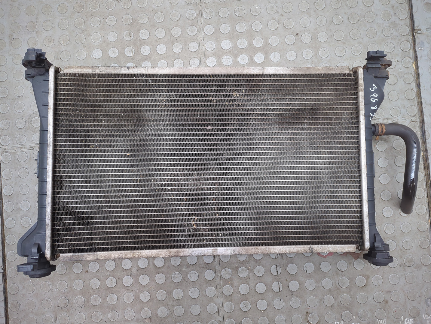 Радиатор охлаждения двигателя основной