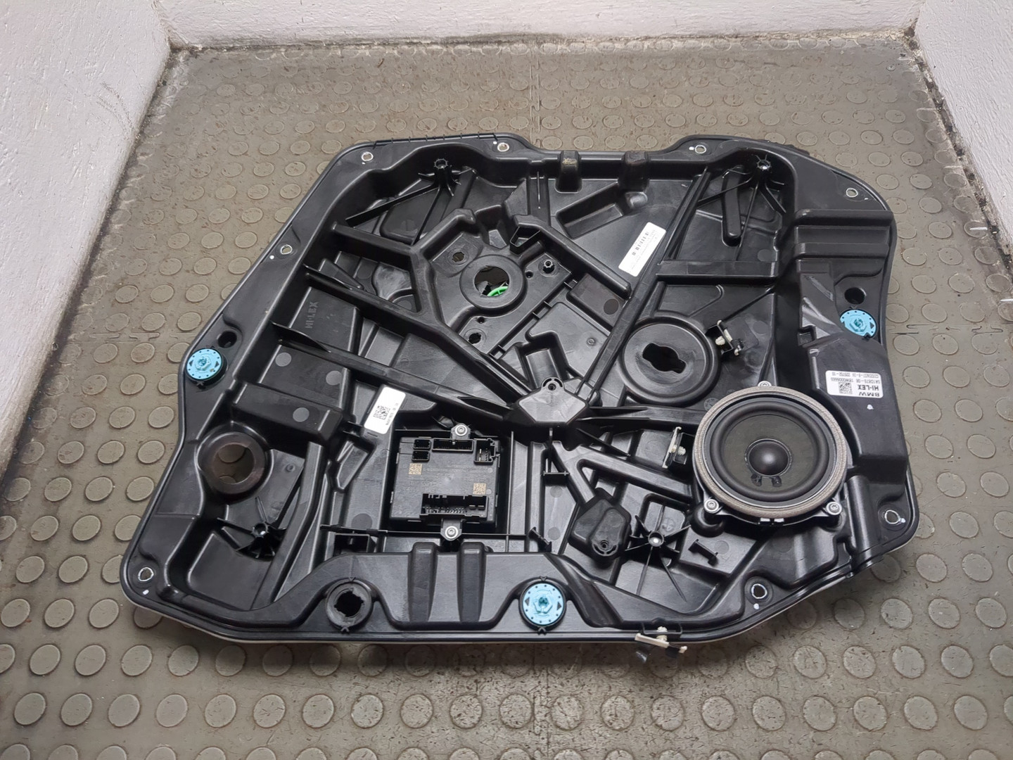 Стеклоподъемник электр. передний правый