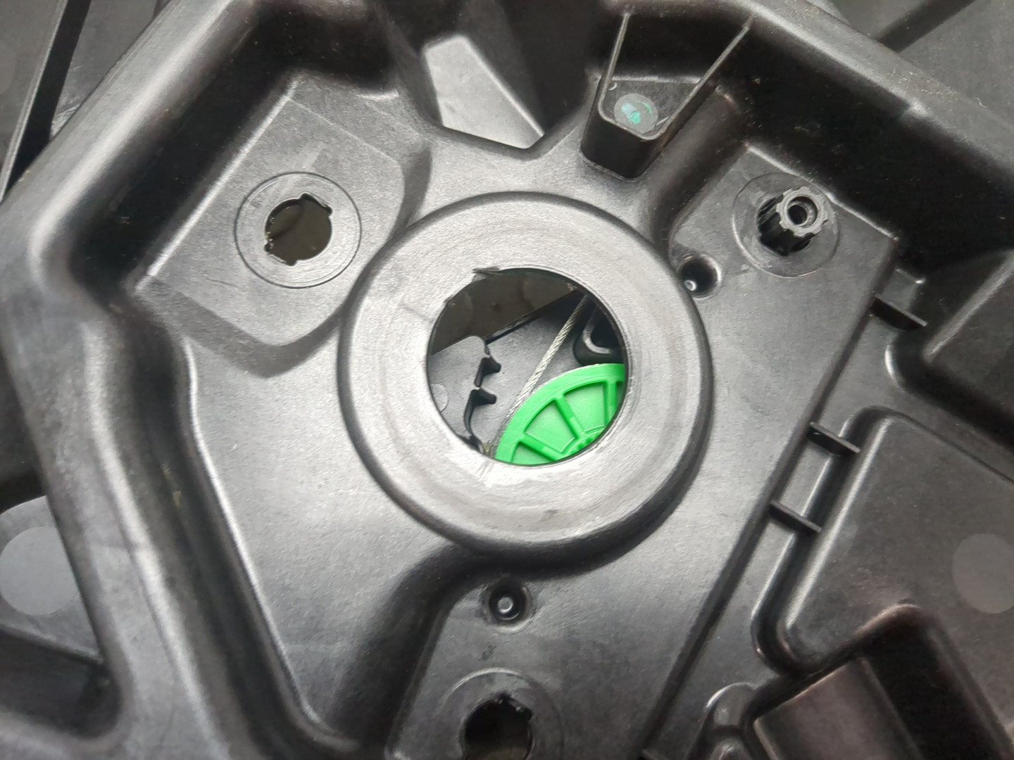 Стеклоподъемник электр. передний правый