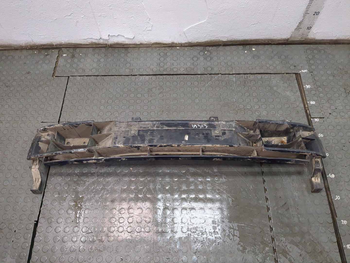 Усилитель заднего бампера