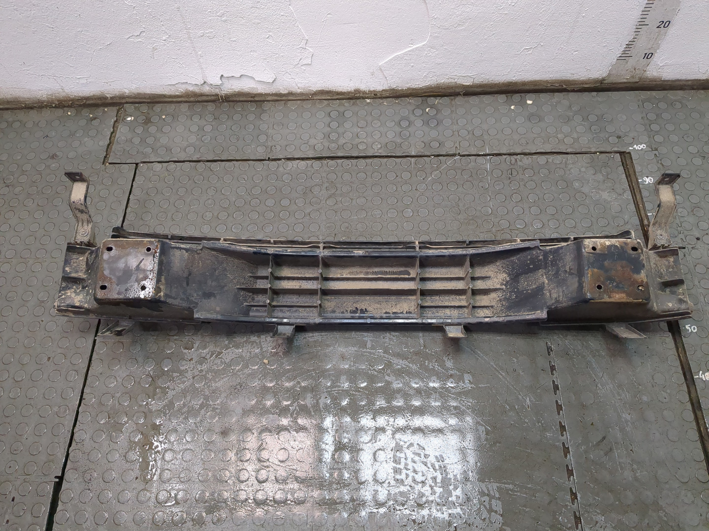 Усилитель заднего бампера