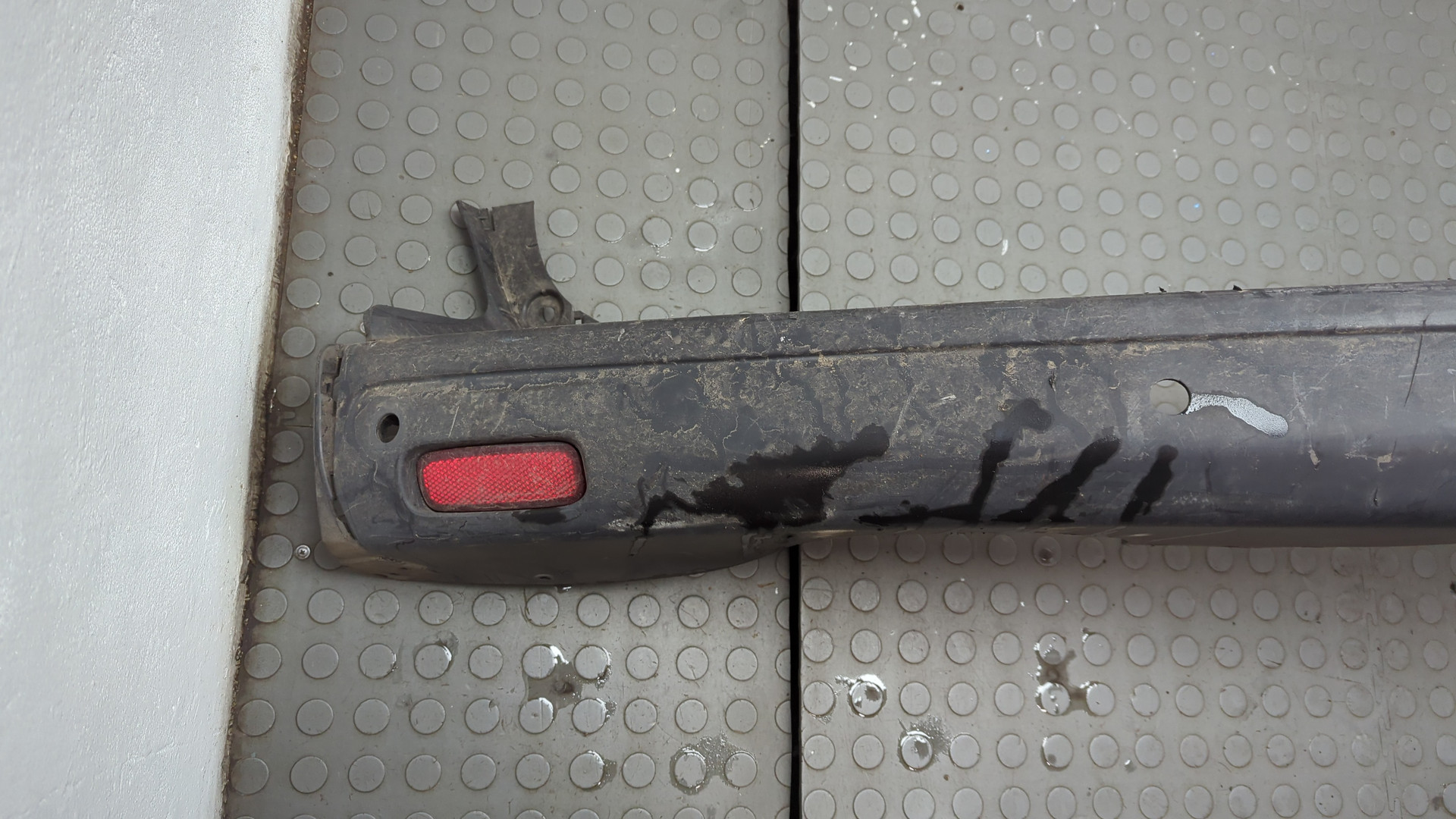 Бампер задний