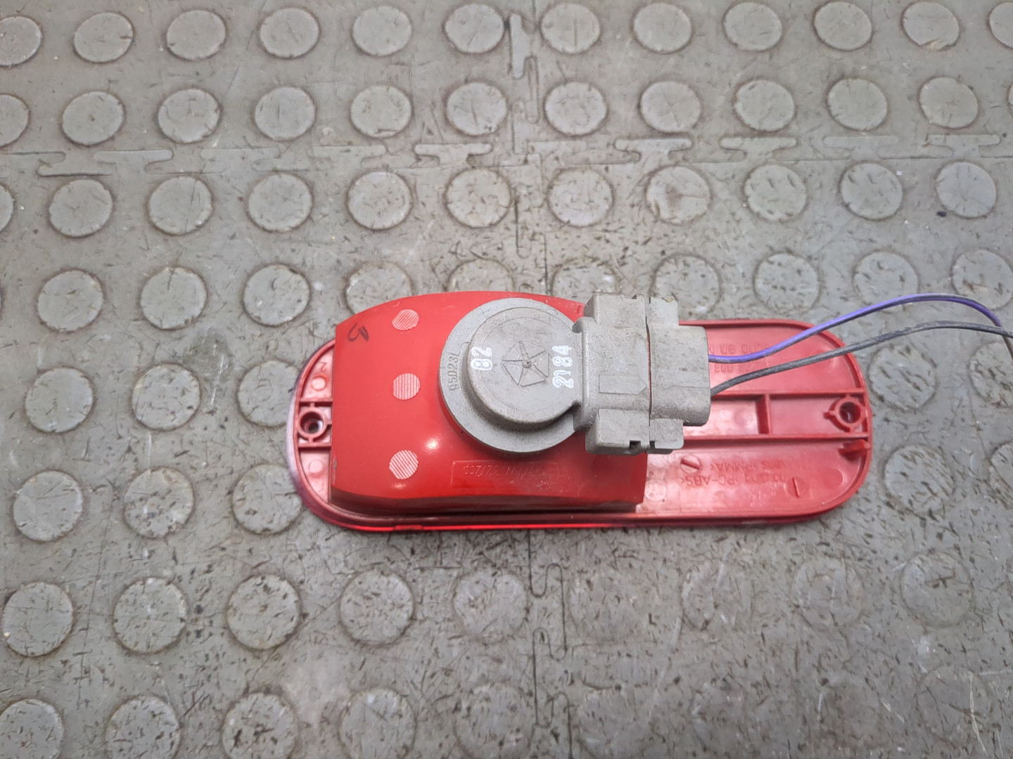 Фара противотуманная левая