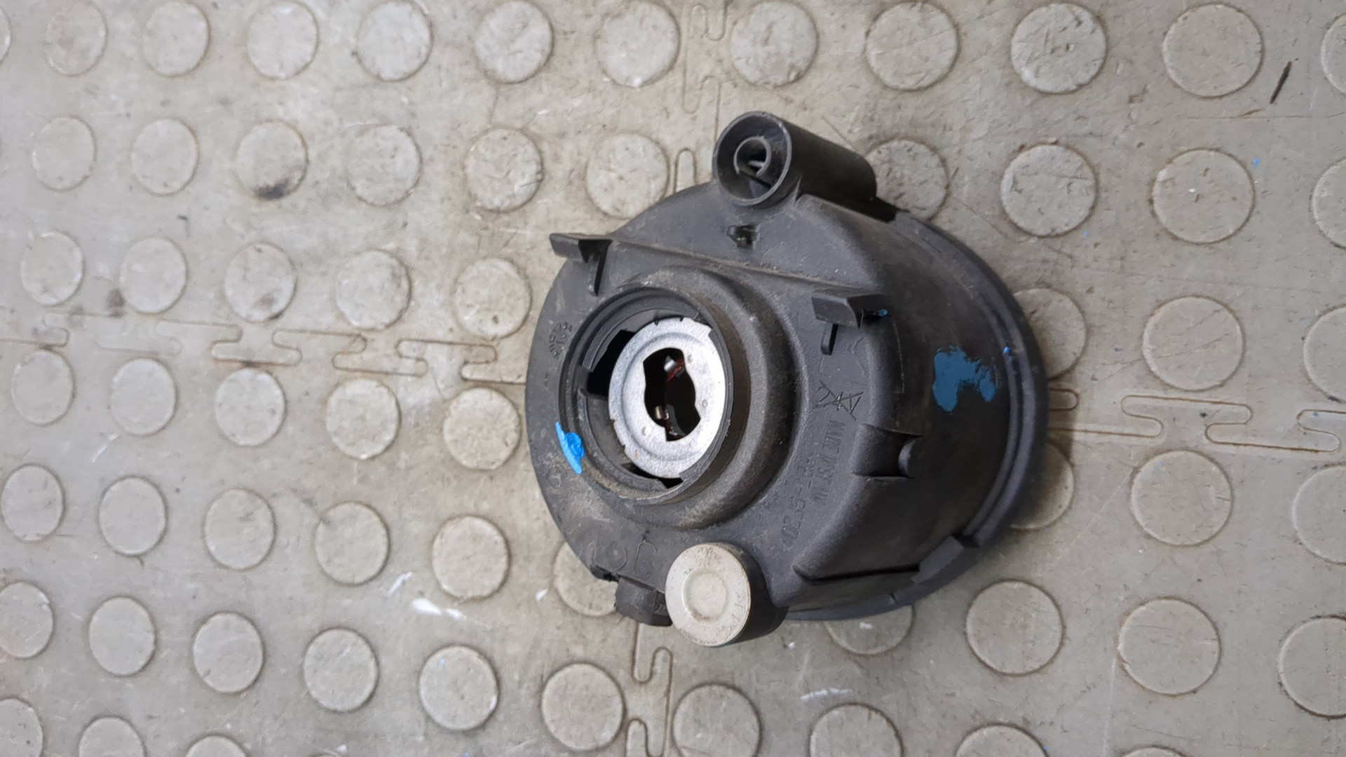 Фара противотуманная левая