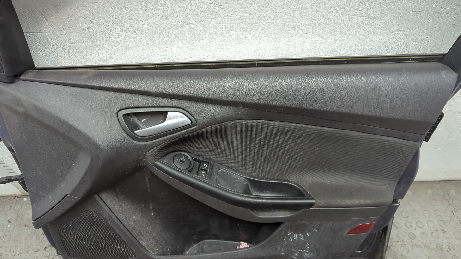 Дверь передняя правая