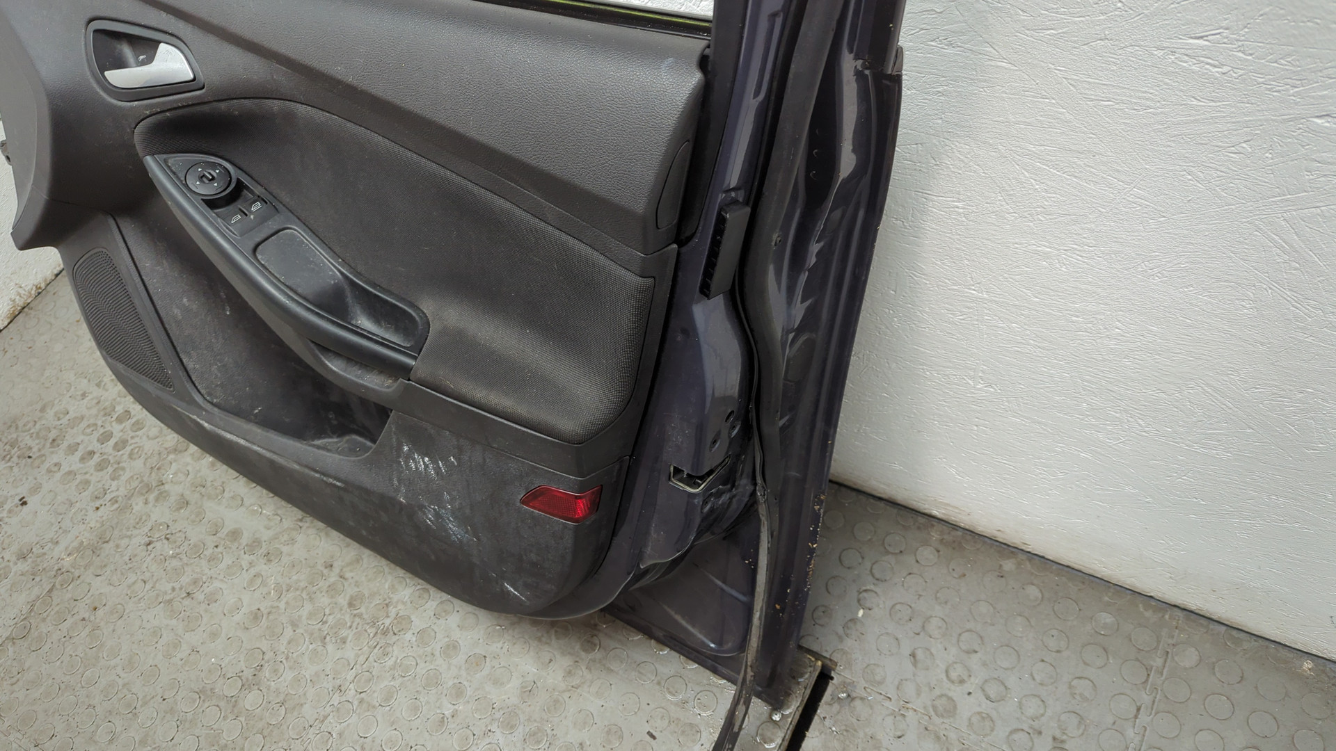 Дверь передняя правая