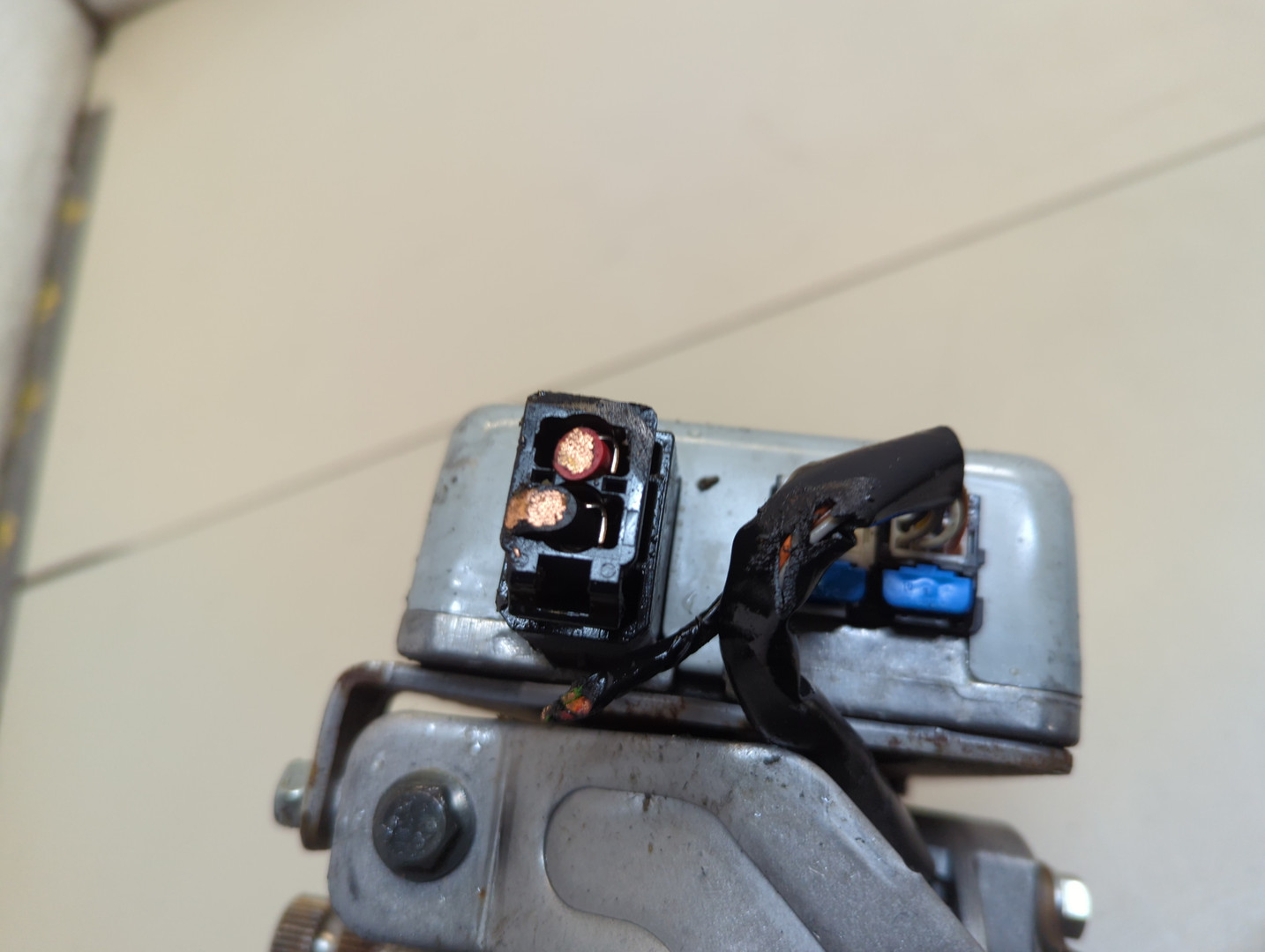 Серводвигатель рулевой рейки