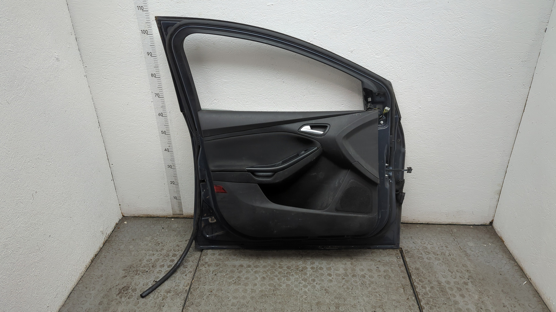 Дверь передняя левая