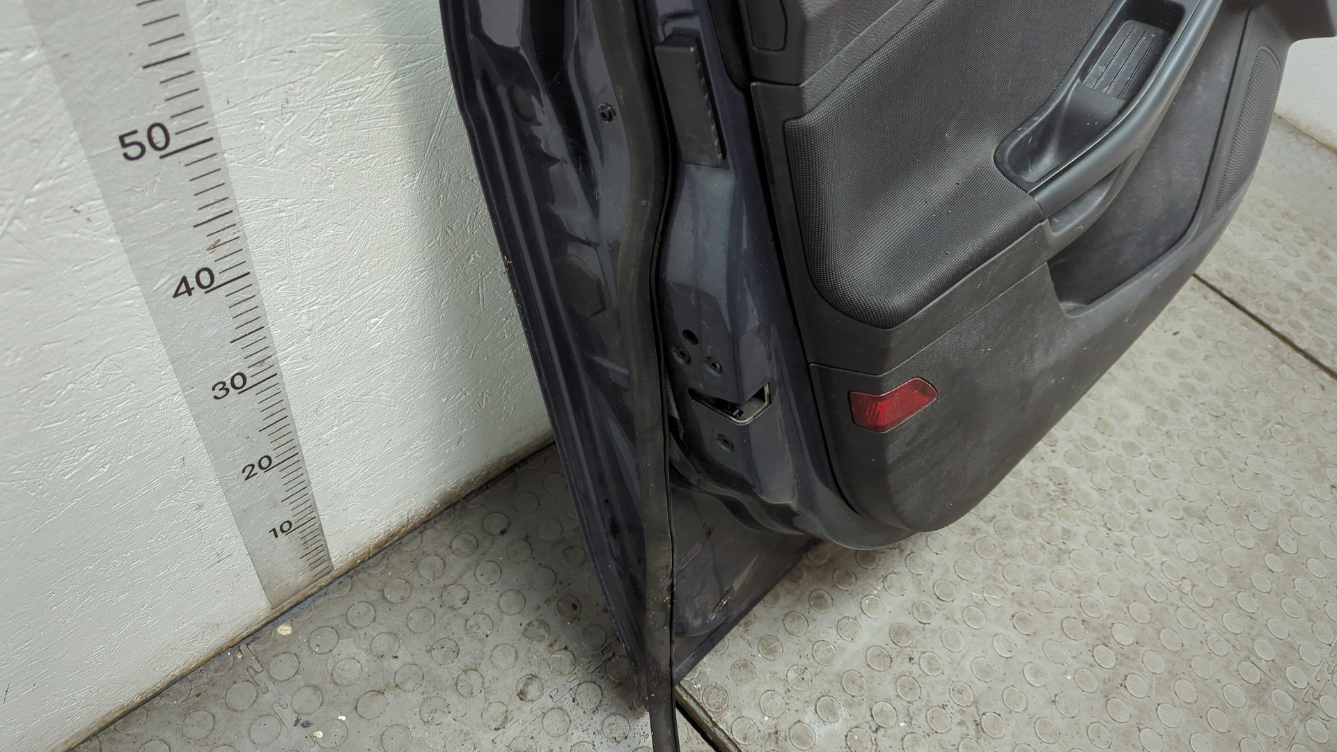 Дверь передняя левая