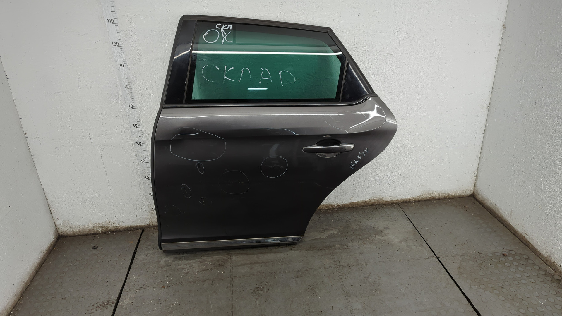 Дверь задняя левая