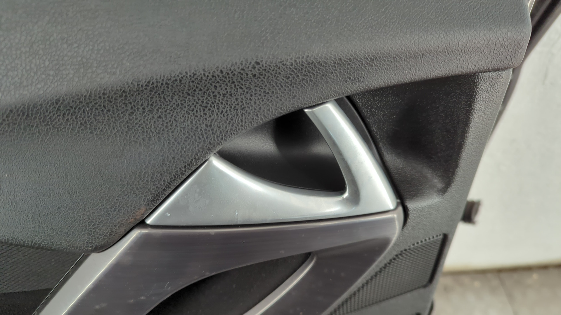 Дверь задняя левая