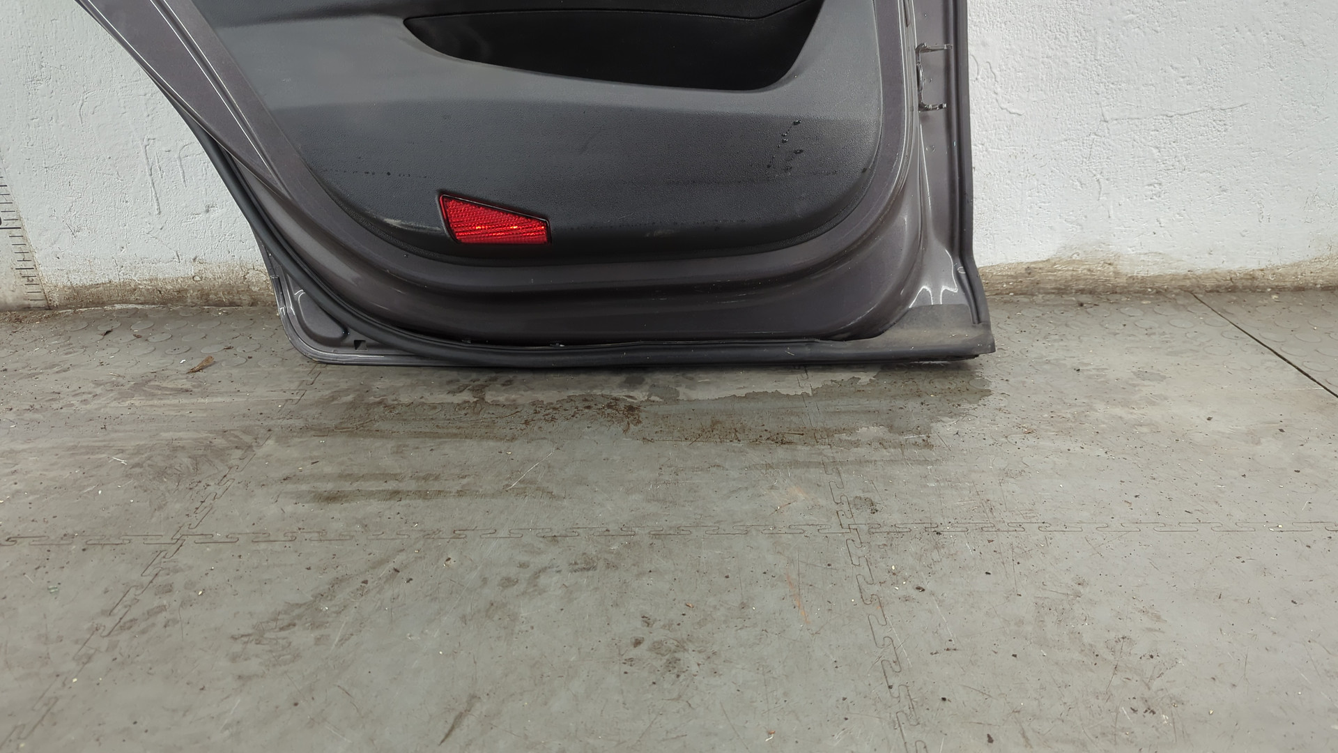 Дверь задняя левая