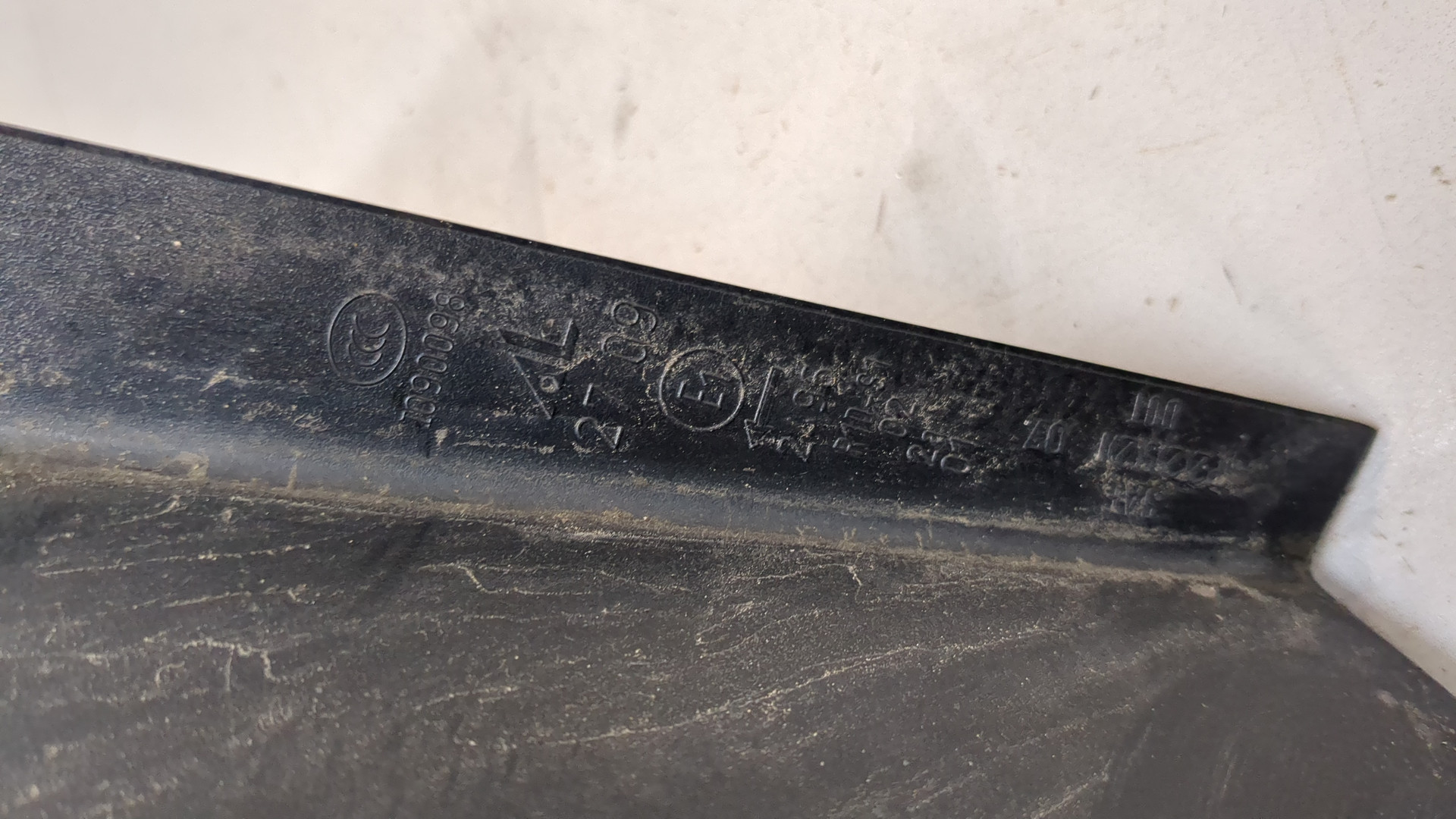 Фонарь задний левый