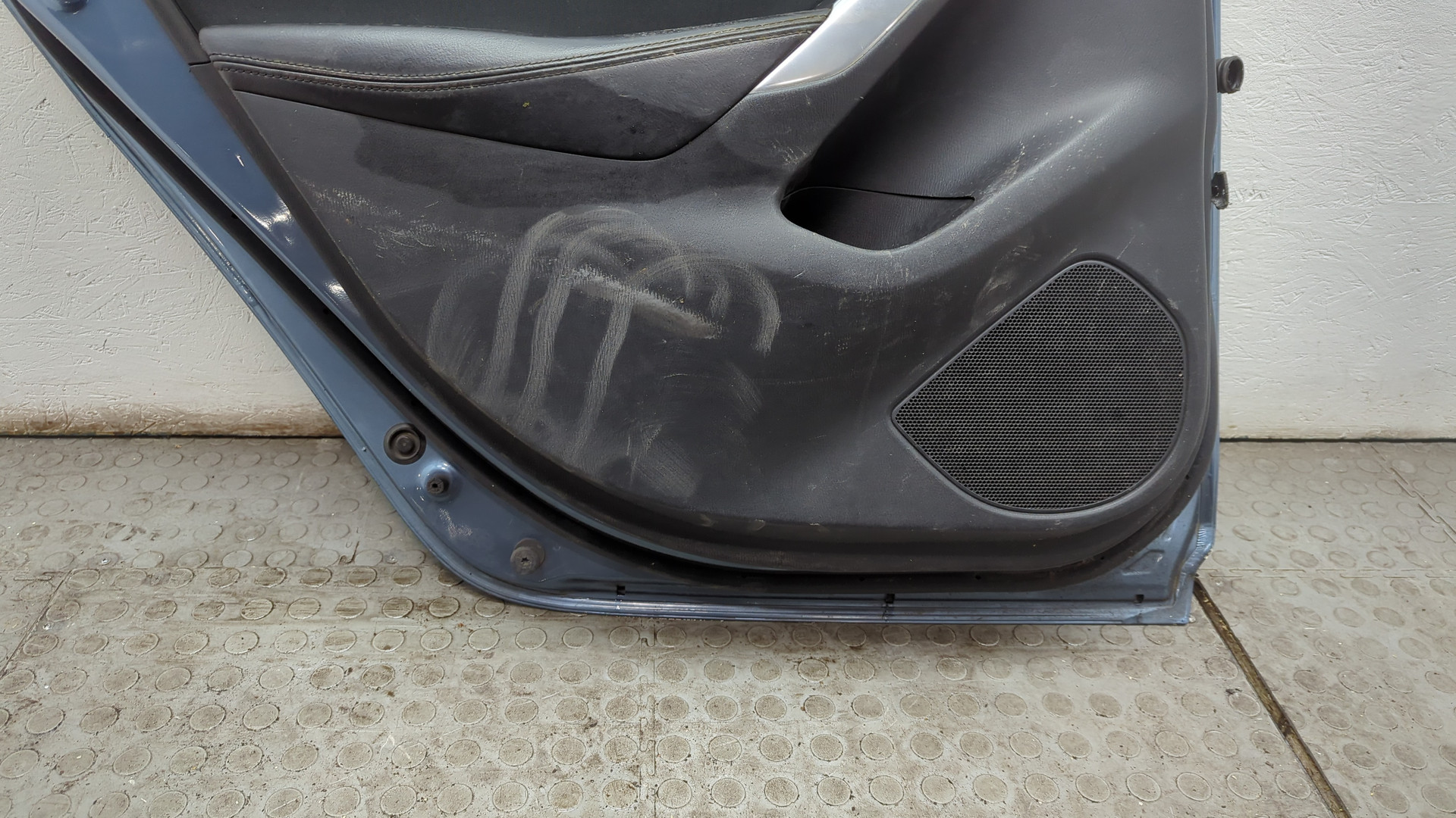 Дверь задняя левая