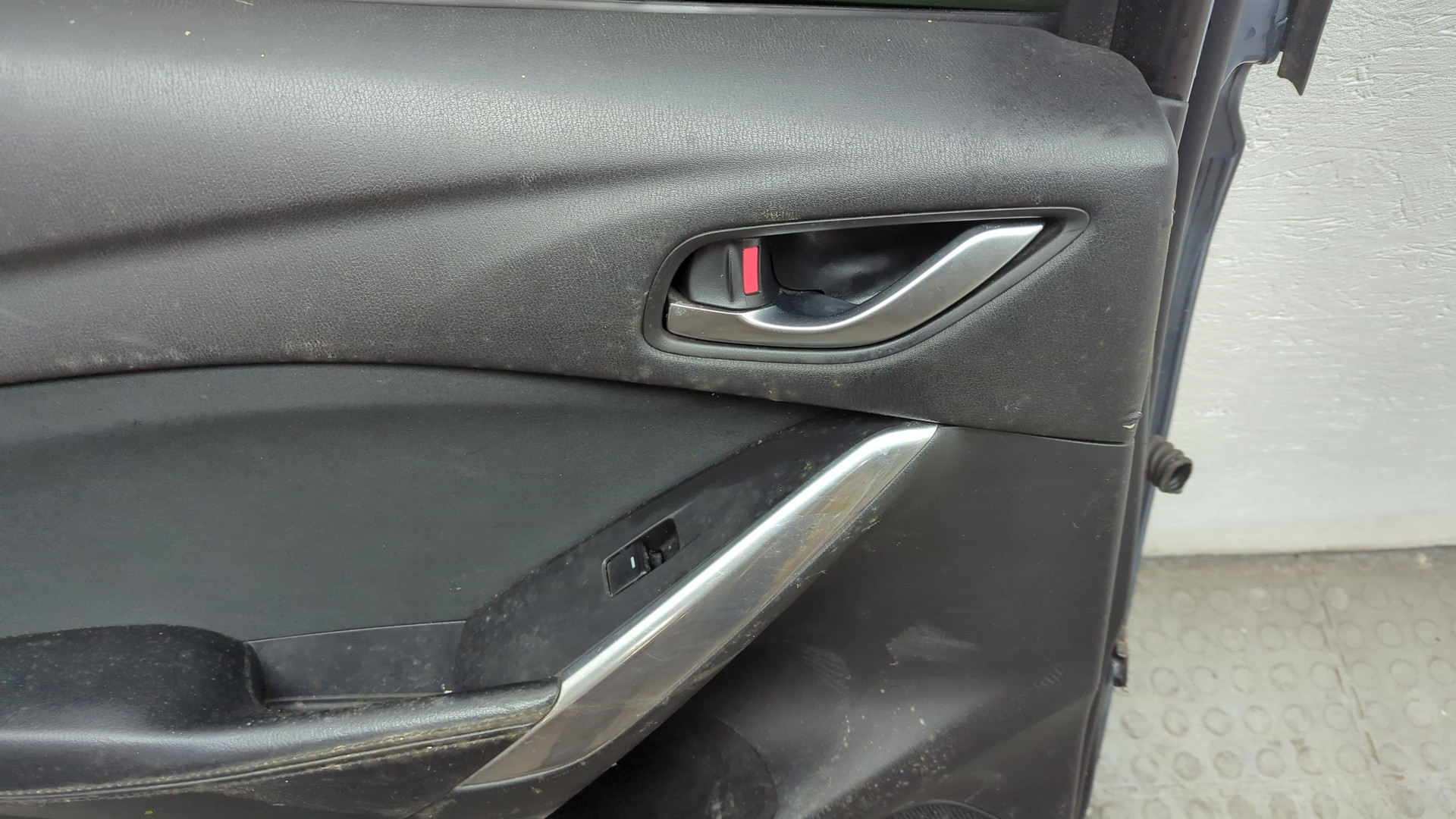 Дверь задняя левая