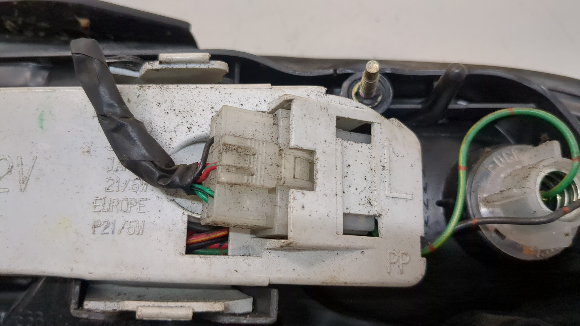 Фонарь задний левый