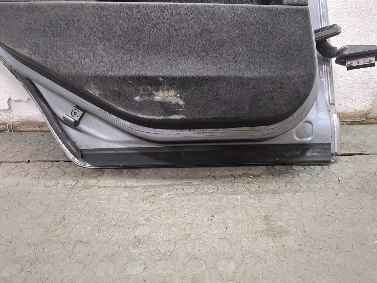 Дверь задняя левая